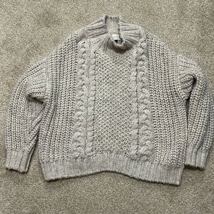 Universal Thread women’s thick cable knit sweater